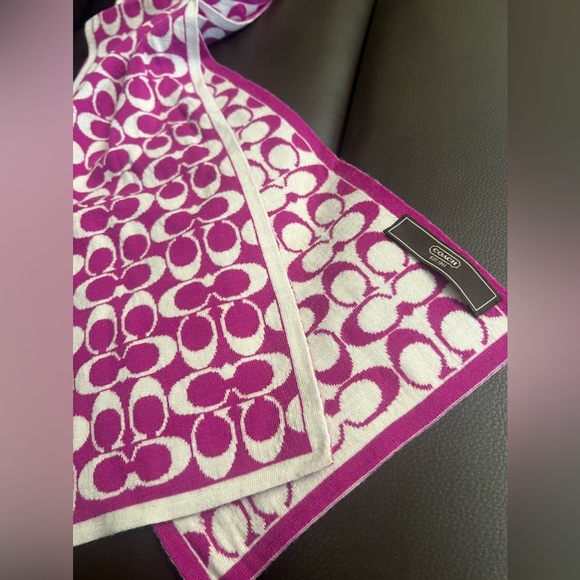 COACH purple pink and white C scarf coach brand cute winter scraft - Picture 6 of 8